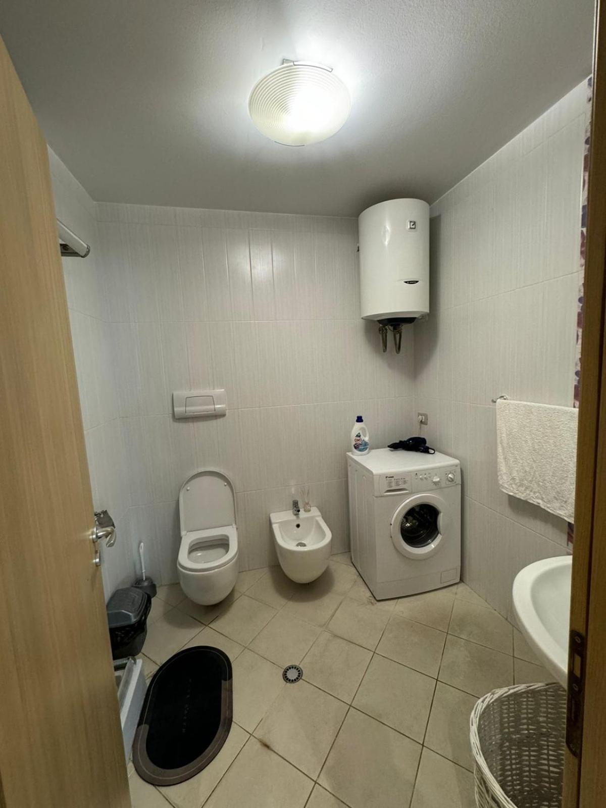 Diem Apartment Near Pazari I Ri Tirana Kültér fotó