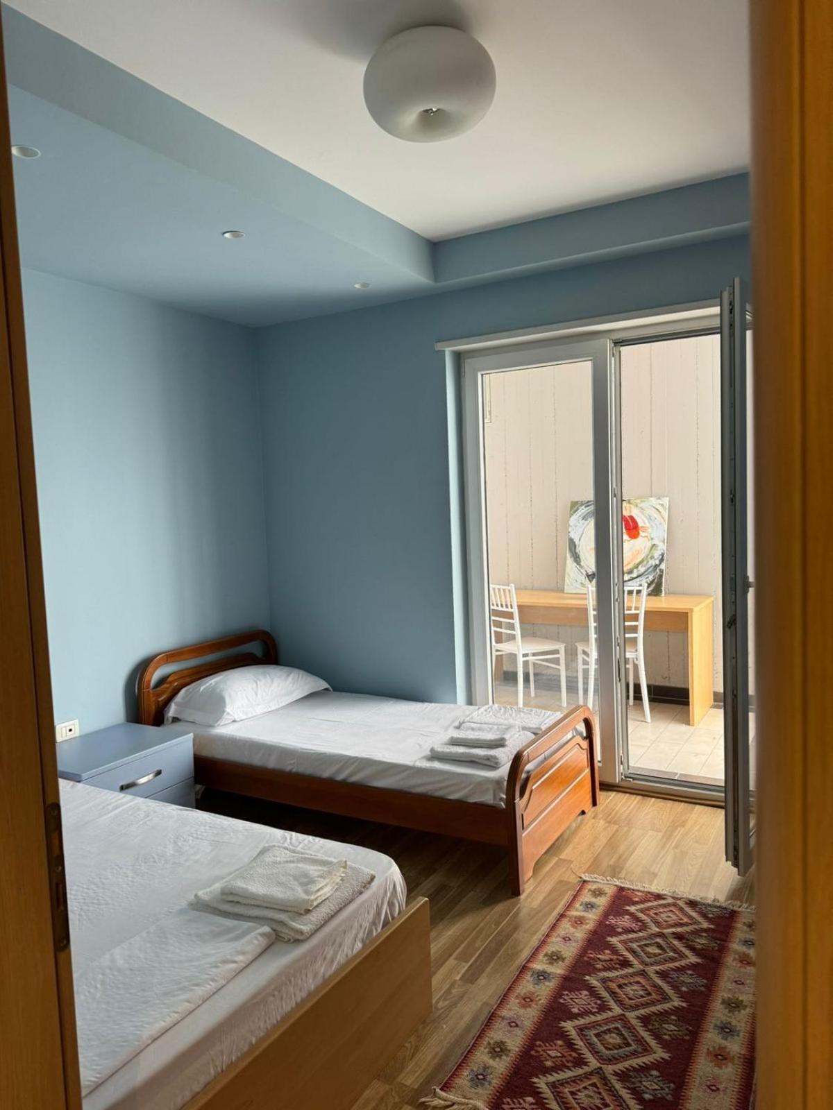 Diem Apartment Near Pazari I Ri Tirana Kültér fotó