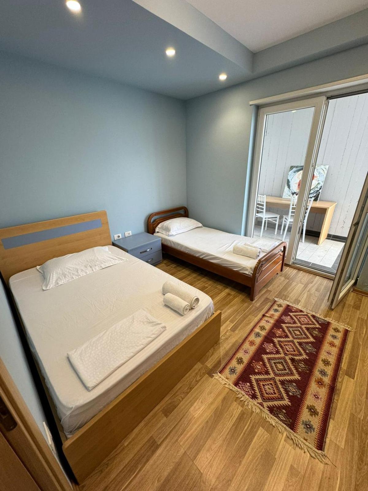 Diem Apartment Near Pazari I Ri Tirana Kültér fotó