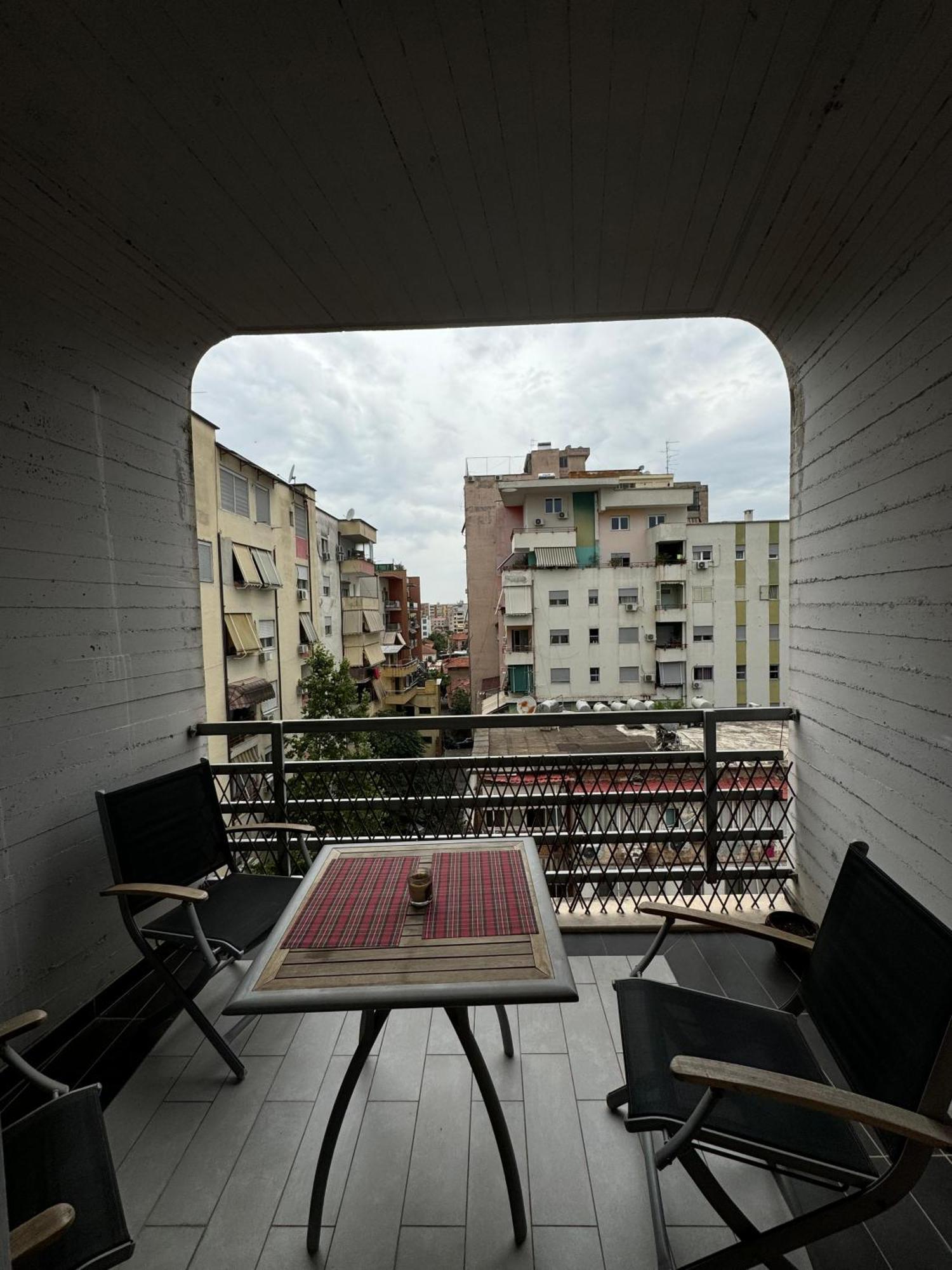 Diem Apartment Near Pazari I Ri Tirana Kültér fotó