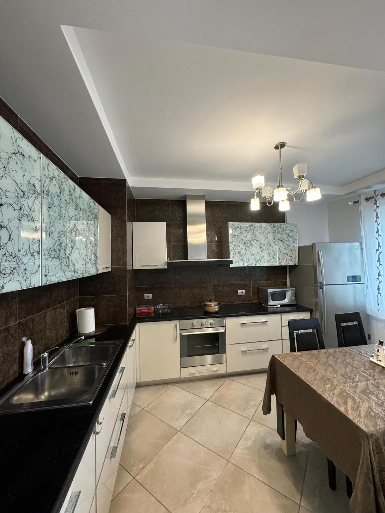 Diem Apartment Near Pazari I Ri Tirana Kültér fotó